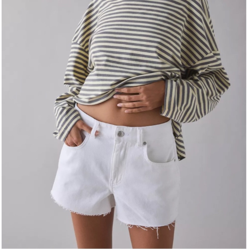 Zara Cut Off Distressed White Denim Jeans Women’s Size 6